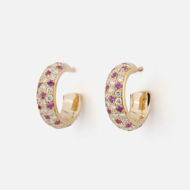 par de brincos em ouro amarelo com diamantes e safiras rosa coleção fancy da Leitão & Irmão