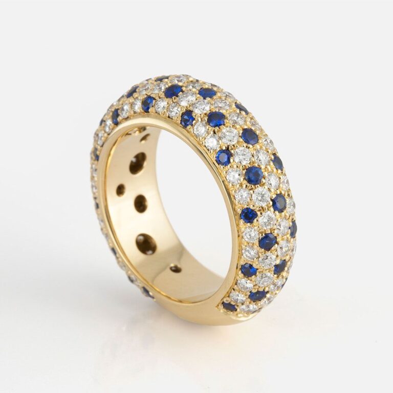 Anel em ouro amarelo com diamantes e safiras azuis coleção fancy da Leitão & Irmão