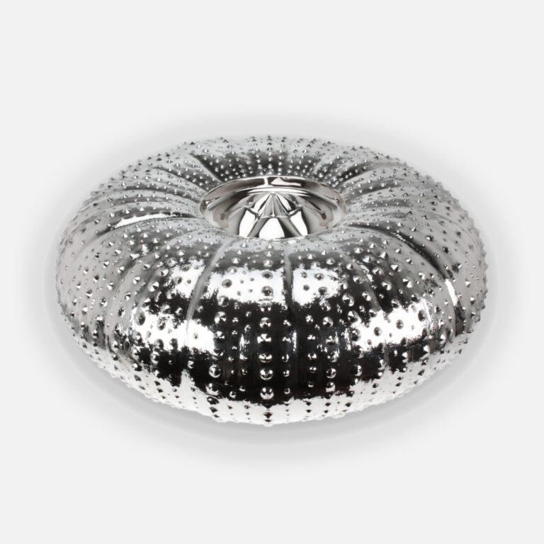 Ouriço em prata gigante com uma pequena tampa, que dá para refrescar as bebidas, colar flores, etc... da leitão & Irmão.