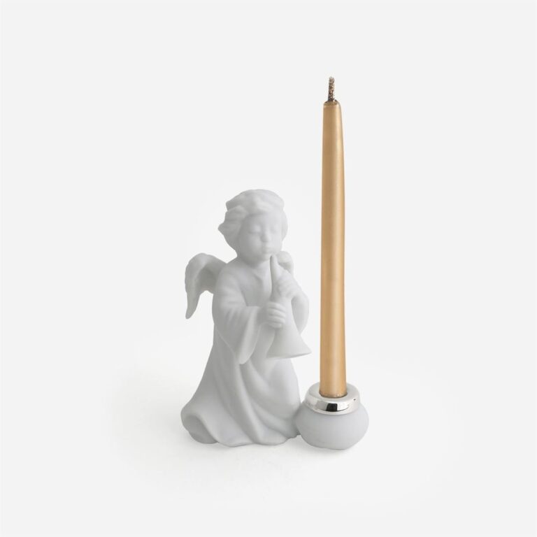 Anjo em porcelana biscuit e prata modelo trompete da Leitão & Irmão