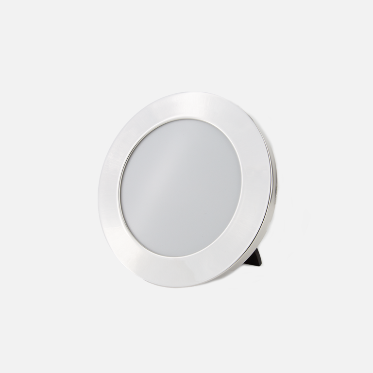 Moldura redonda em prata da Leitão & Irmão