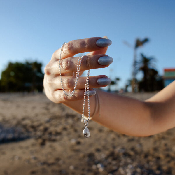 Pendente beijinho da coleção mar de prata da Leitão & Irmão