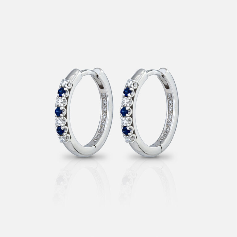 par de arrgolas forever em ouro branco coma a aplicação de safiras da leitão & Irmão