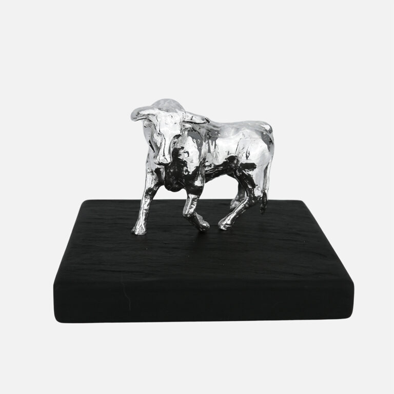 Touro em prata Bonito da coleção touros bravos da leitão & Irmão