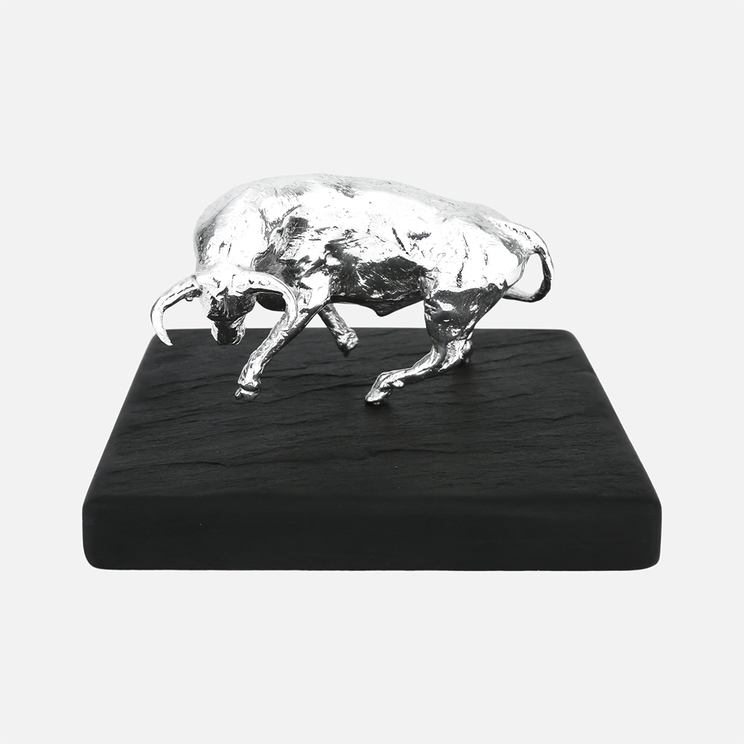 Touro em prata Maximus da coleção touros bravos da leitão & Irmão