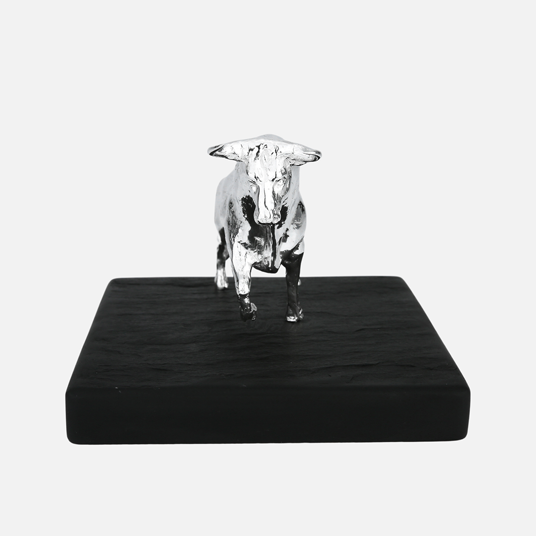 Touro em prata Tornado da coleção touros bravos da leitão & Irmão