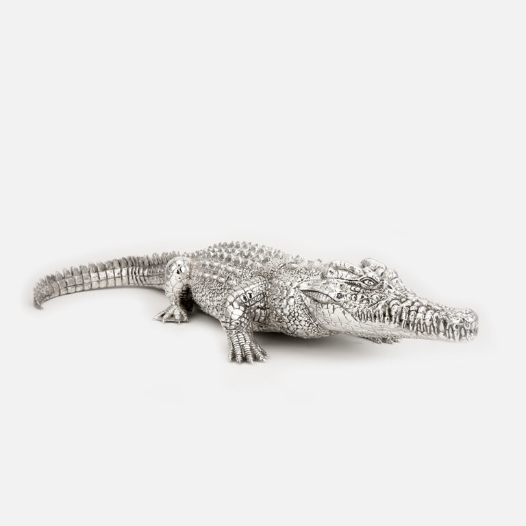 Crocodilo de Chelas com boca fechada em prata da coleção excecionais da leitão & Irmão