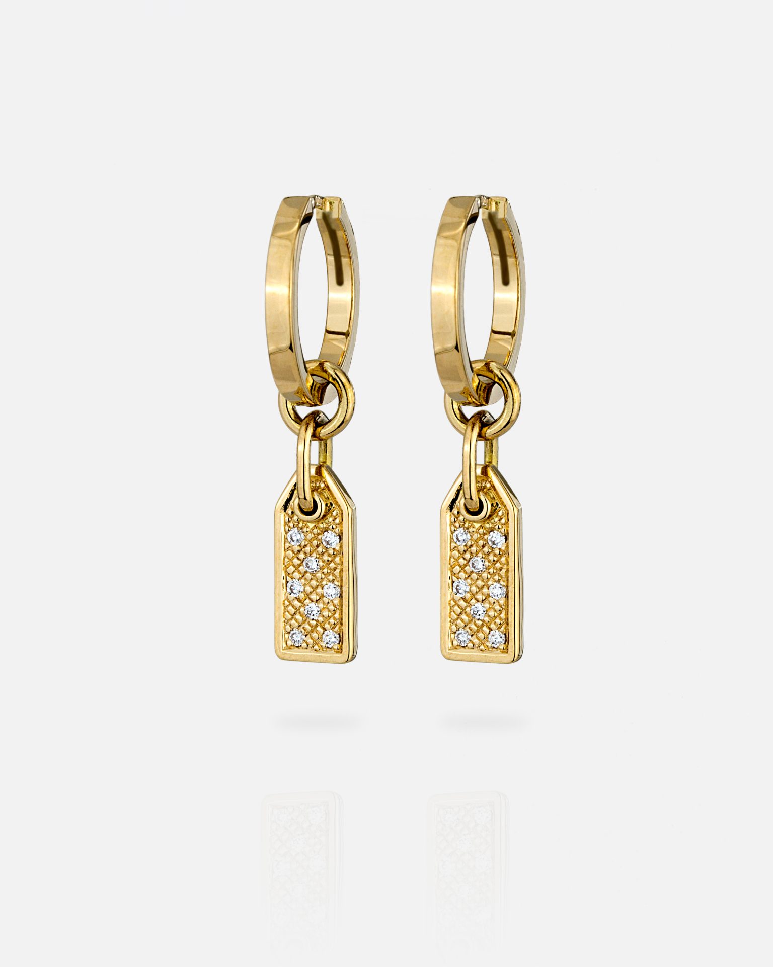 Par de Brincos em ouro amarelo e diamantes | Tag Me