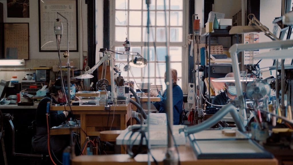 Lojas-Históricas-de-Lisboa-oficinas-da-Leitão-Irmão-um-segredo-bem-guardado-na-cidade13-1024x576